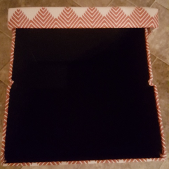 Storage containers - Picture 2 of 2